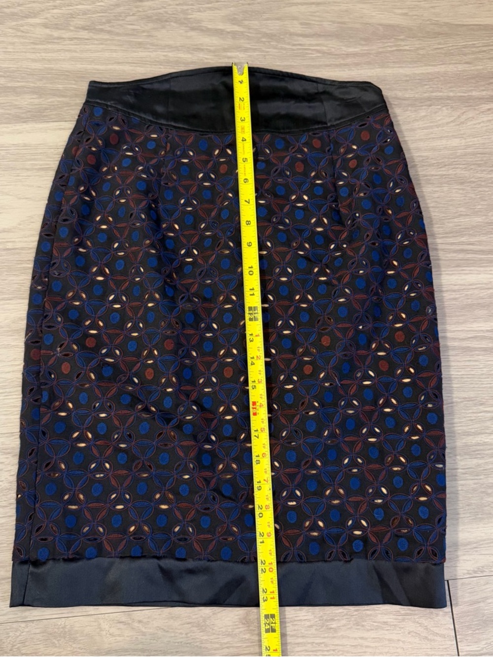 Catherine Malandrino, Printed, Eyelet, Silk and Wool, Pencil Skirt | W 2 - Picture 9 of 10